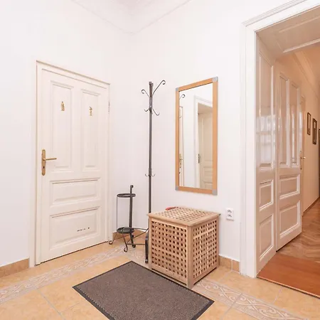 Old Town Serenity & Historic Charm *