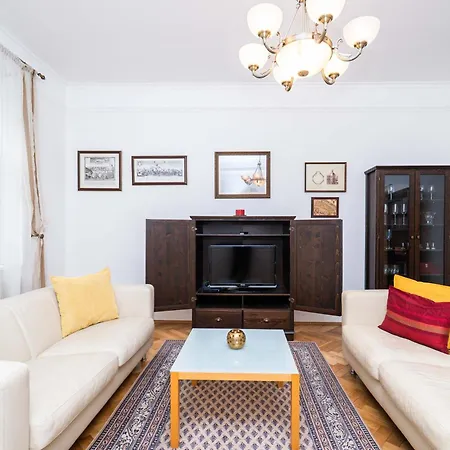 Old Town Serenity & Historic Charm