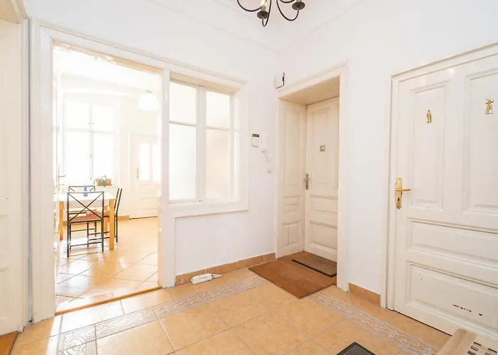 Apartment Old Town Serenity & Historic Charm Bratislava