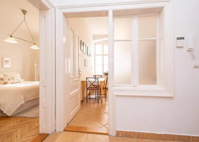 Apartament Old Town Serenity & Historic Charm Bratysława