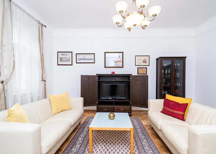 Old Town Serenity & Historic Charm