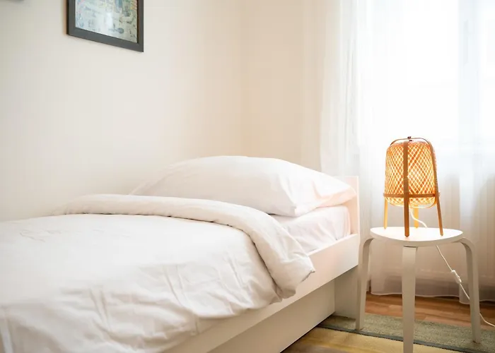 Old Town Serenity & Historic Charm Daire Bratislava