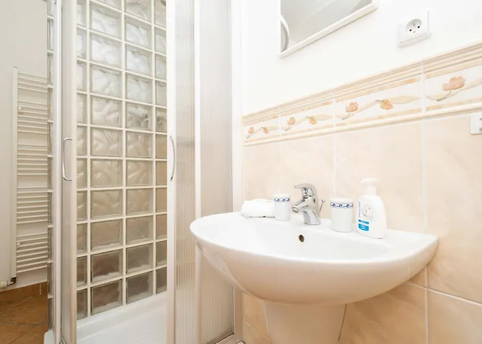 Old Town Serenity & Historic Charm Daire Bratislava