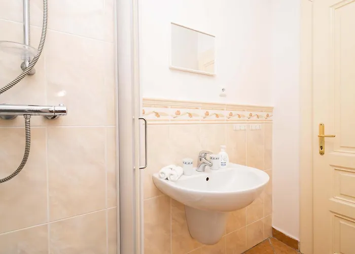 Apartment Old Town Serenity & Historic Charm *